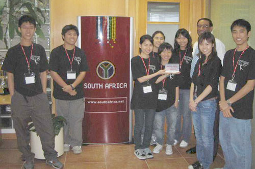 国泰航空带领42名青少年奔赴南非拥抱大自然