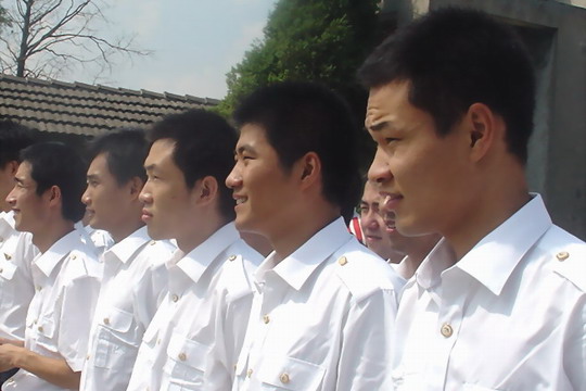 东航上海飞行部29名新进飞行员参加入队教育