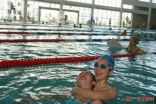 东航宁波分公司客舱部组织水上紧急救援演练