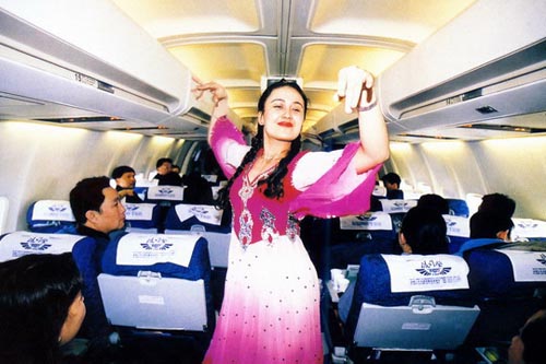 南航新疆分公司繁荣新疆航空和旅游市场侧记