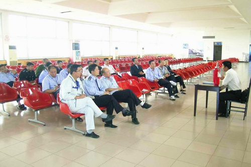 齐齐哈尔机场举办班组以上干部消防知识培训