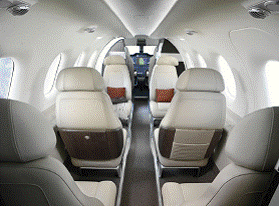 全尺寸PHENOM 300实体模型在纽约股交所展示