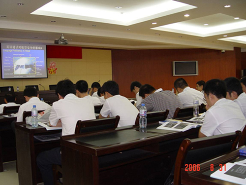 民航东北空管局举办全区陆空通话英语培训