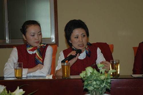 国航西南培训部举办演讲座谈隆重庆祝教师节