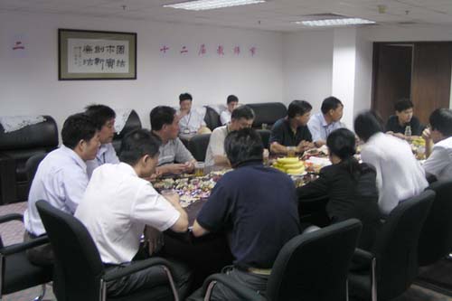 上海东方飞行培训有限公司召开教师节座谈会