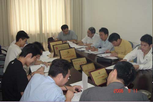 东航江西飞行部组织06年危险品航空运输培训