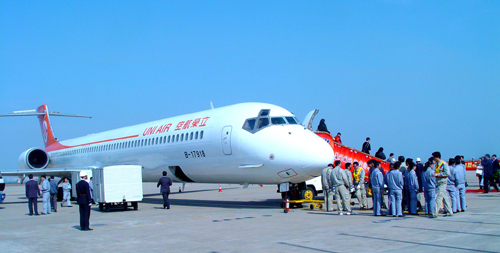 厦门机场多项措施服务中秋包机 让台胞更方便