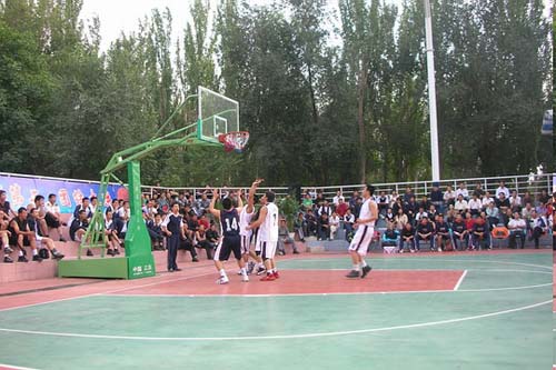 十一个单位角逐新疆民航“安康杯”篮球比赛