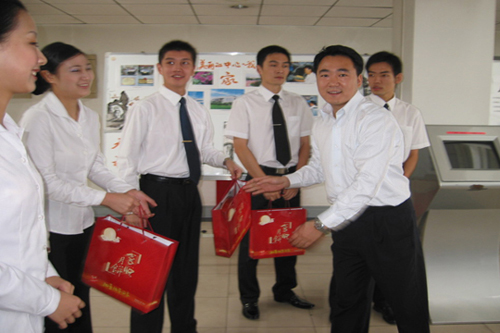 国航西南工会为培训部受训学员送去中秋祝福