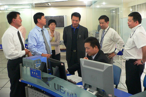 民航总局于振发总飞行师在鹰联检查指导工作