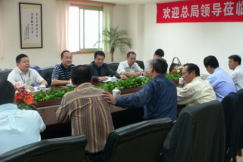 民航总局于振发总飞行师在鹰联检查指导工作