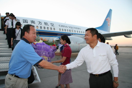 南航新疆分公司3日引进一架波音737-700飞机