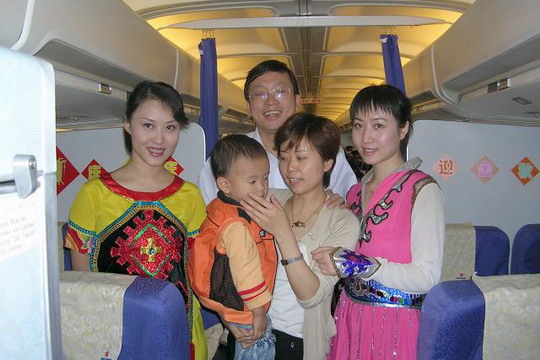 国航重庆分公司客舱部举办机上特色服务活动