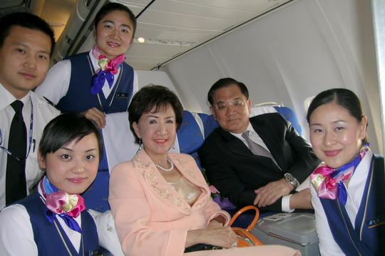 国民党荣誉主席连战及夫人乘坐南航广西航班