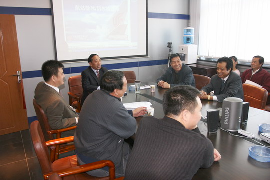 国航内蒙古分公司领导班子慰问区域兄弟单位