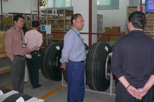 鹰联安全检查小组再次对各部门进行安全检查