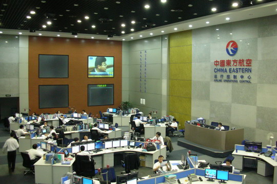 东航运控中心积极协调确保担架旅客回国治疗