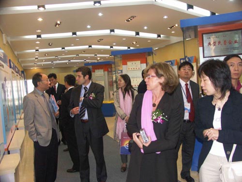 威海广泰空港设备股份公司成立十五周年庆典