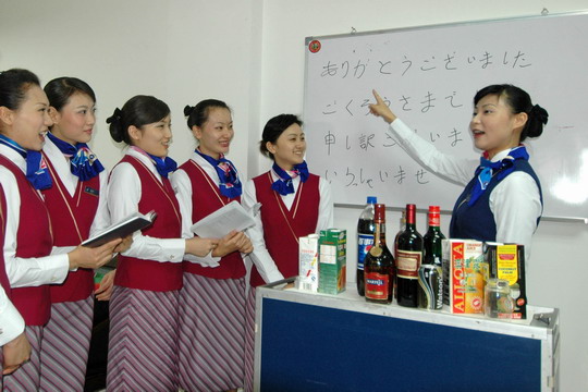 深圳至名古屋开航在即　南航空姐日语学习忙