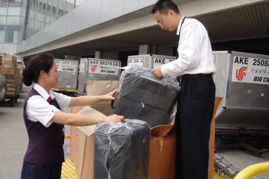 国航西南地服部为特殊航站代购行李补偿箱包