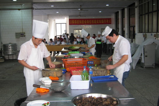 国航西南分公司综保部厨师实际操作考试纪实