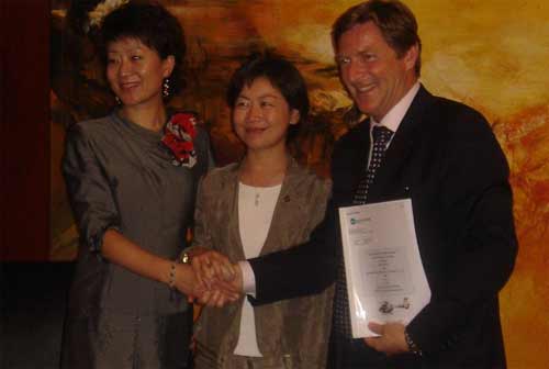 欧直向上海金汇通用航空公司出售两架直升机