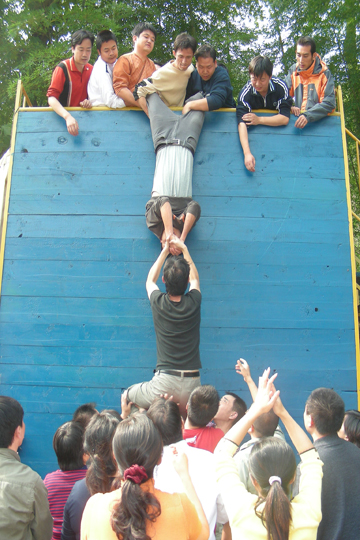 国航西南培训部组织项目级管理干部拓展培训