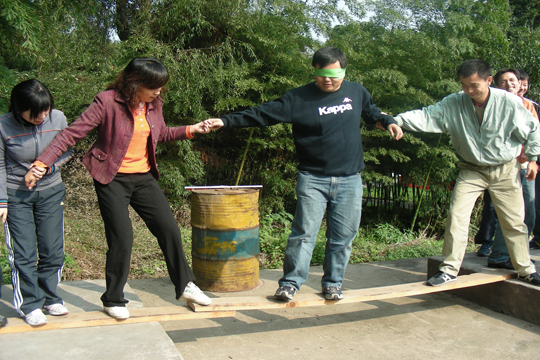 国航西南培训部组织项目级管理干部拓展培训