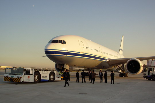 国航地服圆满完成峰会首班进港专机服务保障