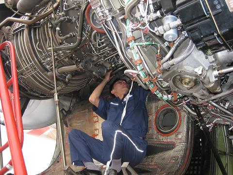 东方航空公司安徽维修部打好年底安全攻坚战