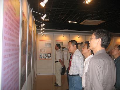 东航宁波分公司纪念红军长征胜利70周年