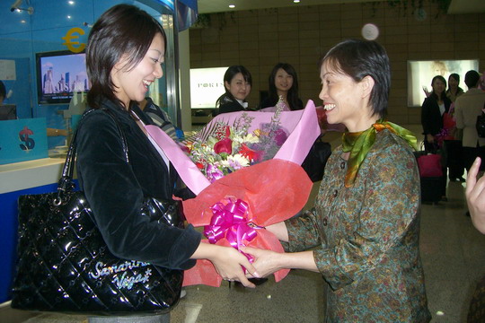 “东瀛之花”飘过海 东航又添24名外籍空姐