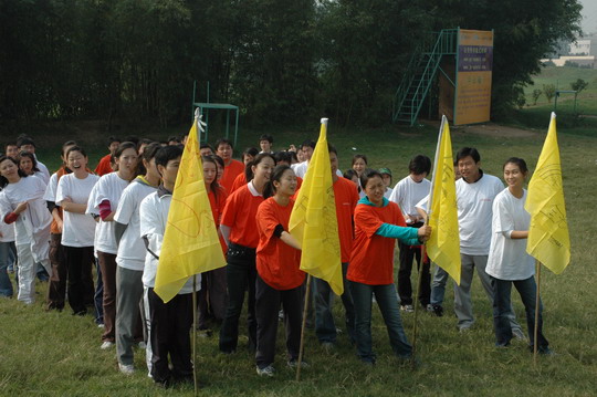 鹰联航空公司市场部员工体验式素质培训纪实