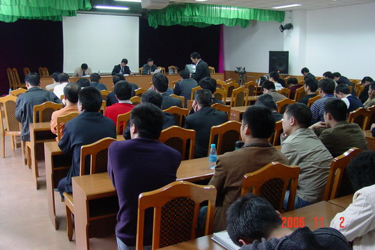 国航西南分公司强化飞行员冬季飞行安全教育