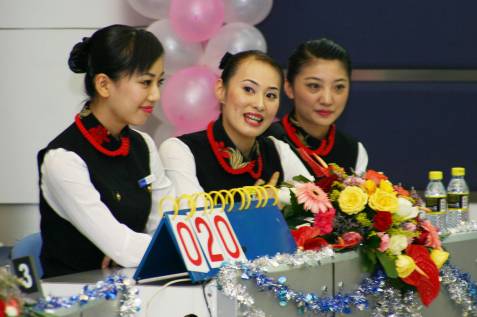 海航乘务队举办“乘务员机上急救技能大赛”