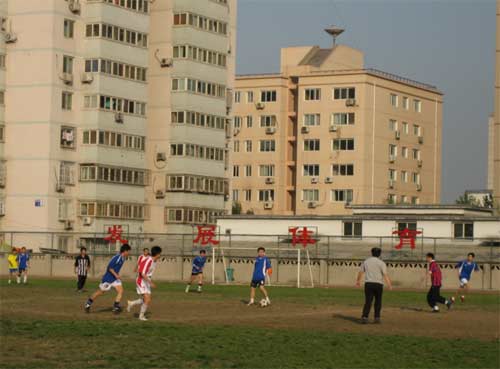 国货航与客舱服务部在北京联合大学举行足球赛