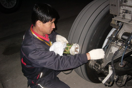 东航山西航线车间加强检查维护迎战冬季严寒