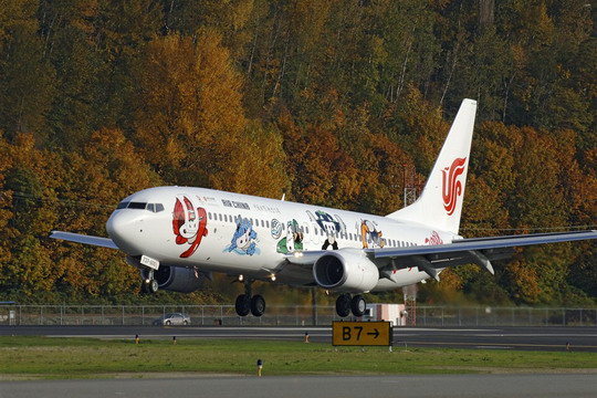 “奥运吉祥号”首航重庆　华侨动情祝福国航