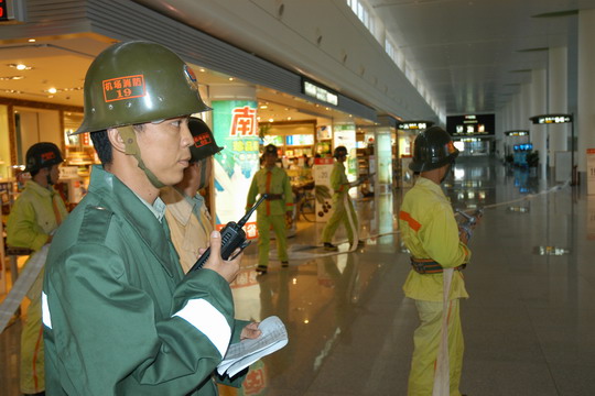 海口机场举行2006年候机楼消防疏散单项演练