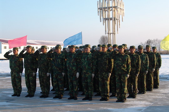 我国第一支航空应急民兵大队在龙垦通航成立