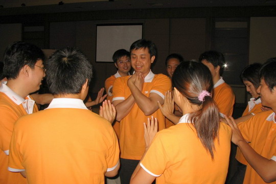 南航货运部组织营销及服务岗位精英拓展培训