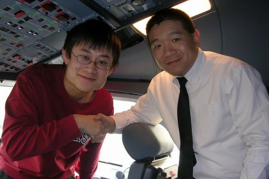 南航吉林金达莱乘务组空乘真情照顾聋哑乘客