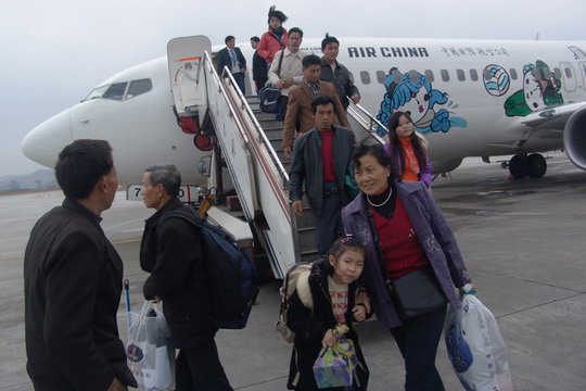 国航“奥运吉祥号”首次亮相贵阳龙洞堡机场