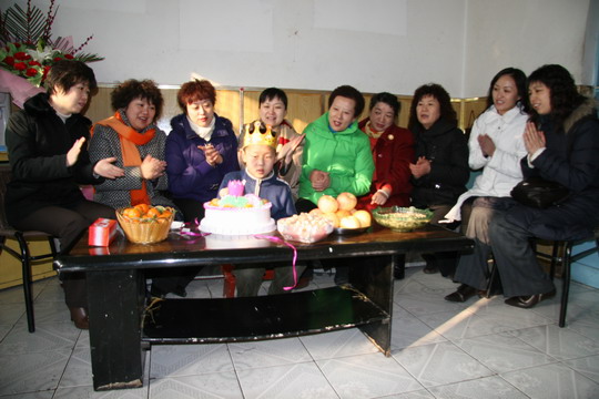 南航新疆分公司工会女工委关心去世职工子女