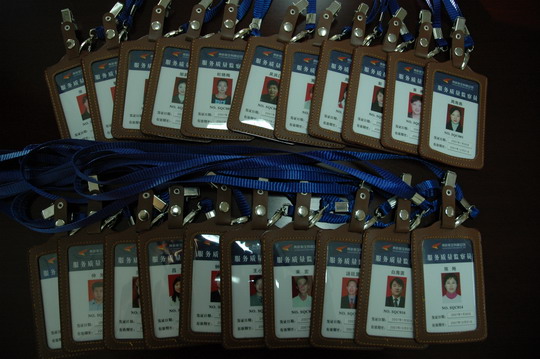 鹰联航空组织召开了服务质量监察员聘任仪式