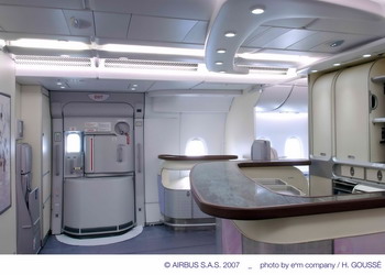 2007年2月7日下午(法国当地时间,全球最大的客机—空中客车 a380