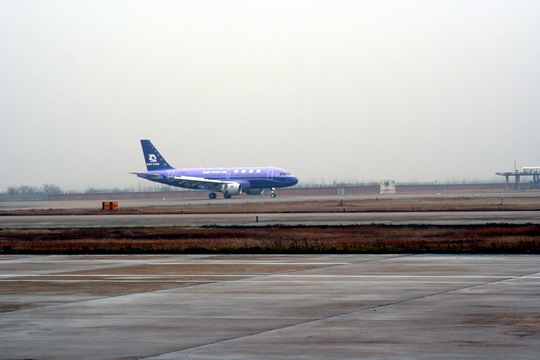 东星航空引进第三架空客 顺利抵达武汉机场