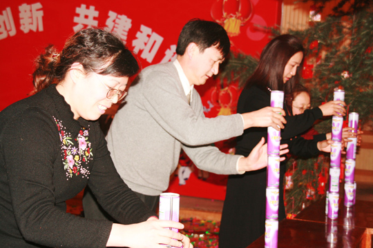 国航西南分公司培训部欢歌笑语喜迎猪年到来