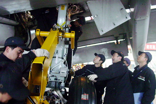 国航成都维修基地首次完成B737NG起落架更换