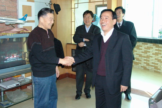 东航西北分公司领导深入一线各单位慰问员工